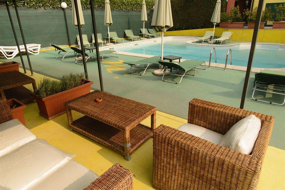 Hotel Motel Residence S Front Exterior foto